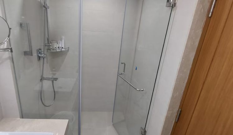 Empires Beachfront Hotel Executive Room(Non Sea View) 3