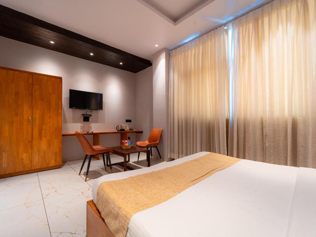 Red Button Resort Deluxe Queen Room 10