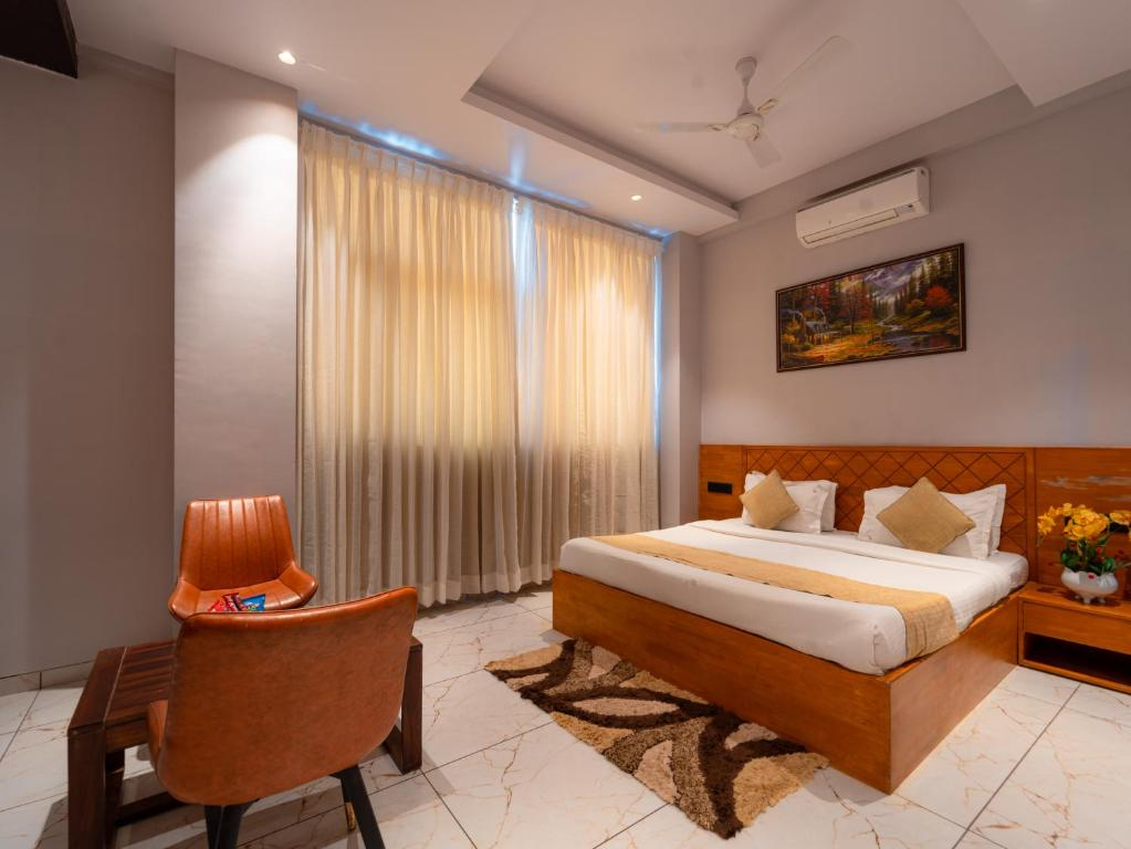 Red Button Resort Deluxe Queen Room 4