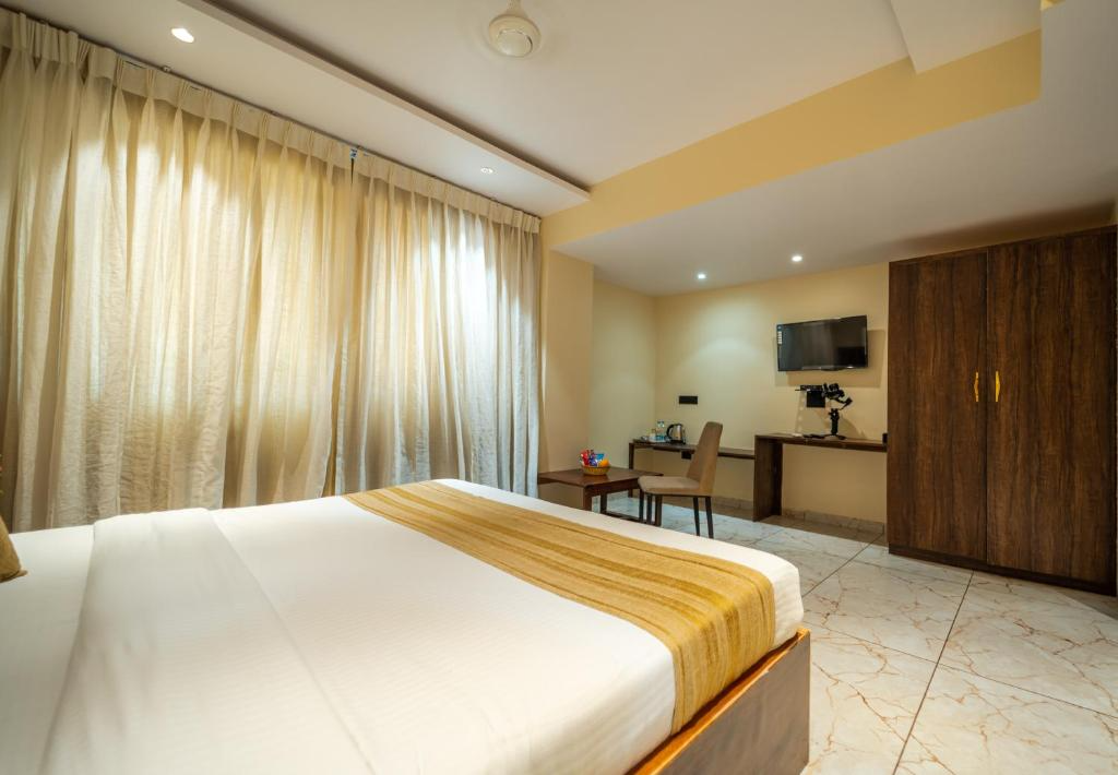 Red Button Resort Deluxe Double Room 3