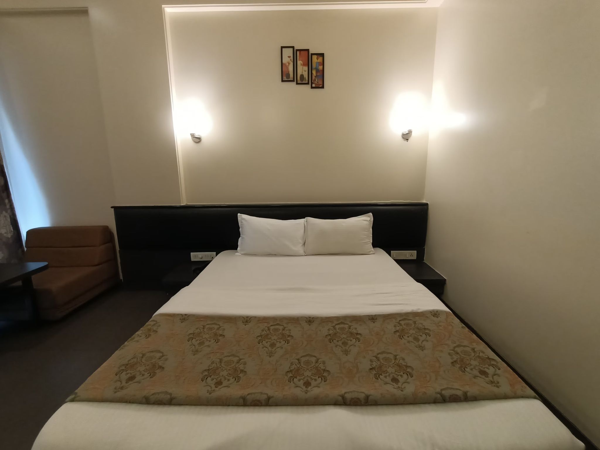 AC Deluxe Room