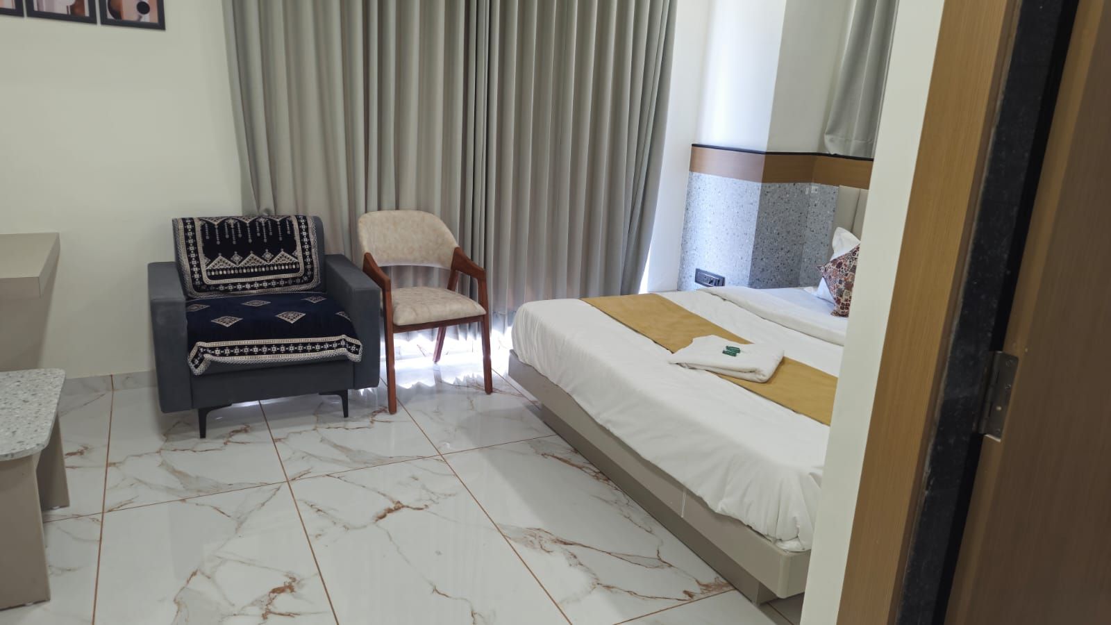 HOTEL ROSE WOOD Deluxe Double Bed Room 7