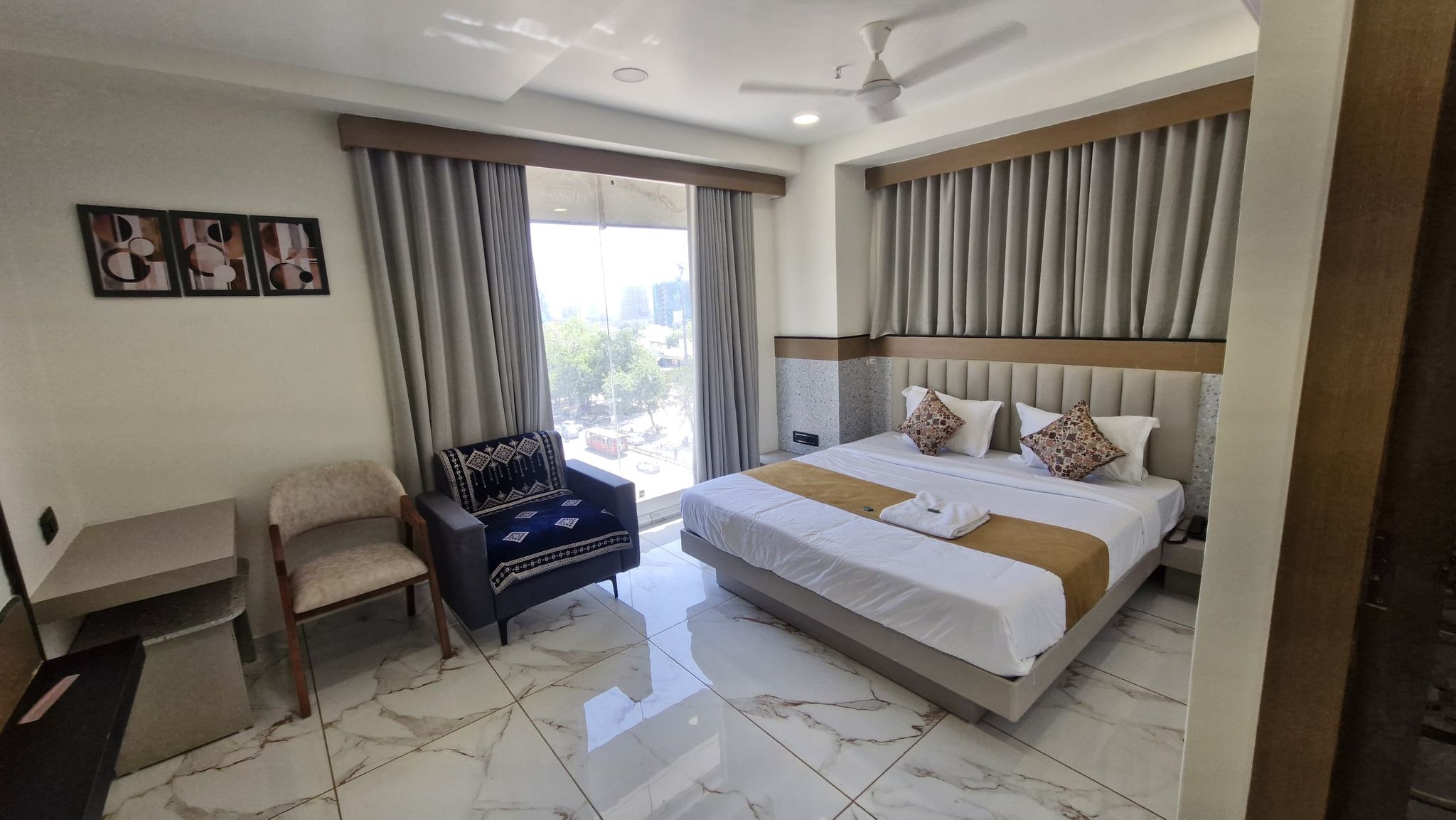 HOTEL ROSE WOOD Deluxe Double Bed Room 9