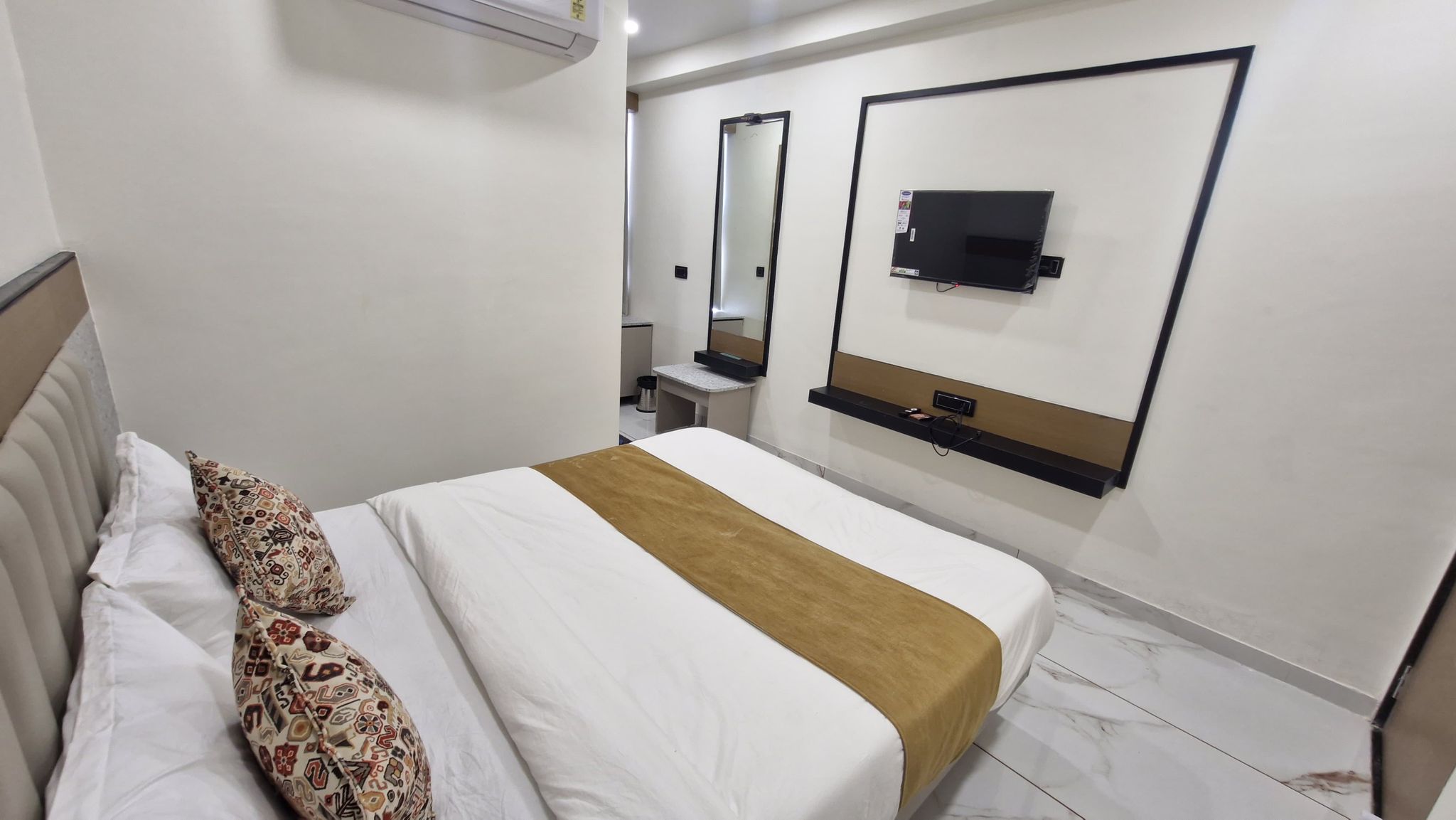 Hotel Rose Gold  DELUXE ROOM 6