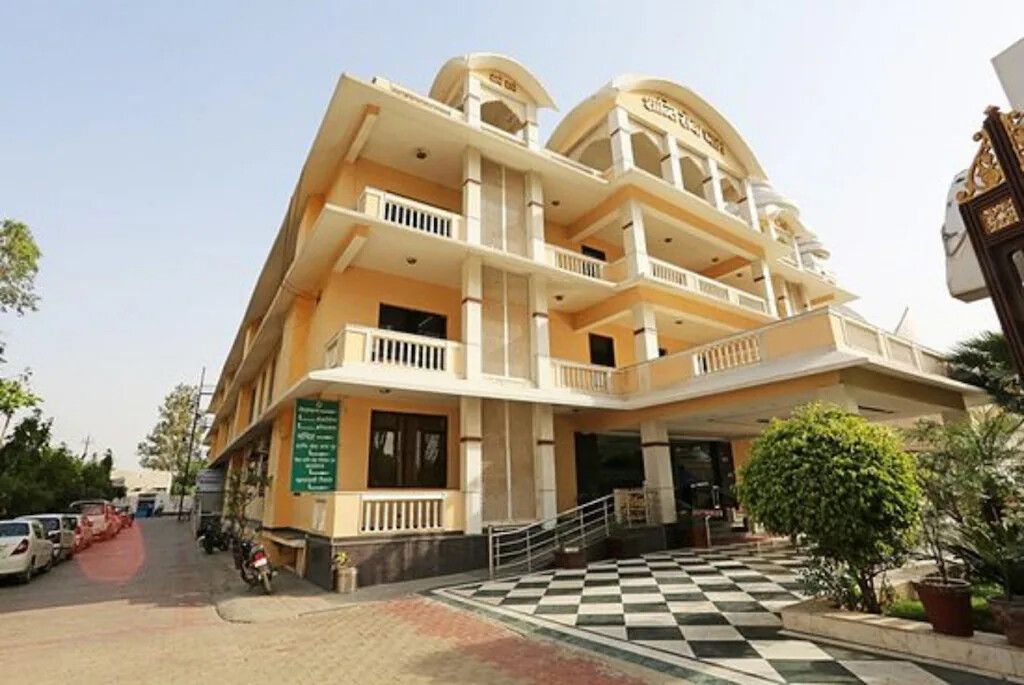 Shanti Seva Dham - A Religious Stay At Priyakant Ju Temple Vrindavan