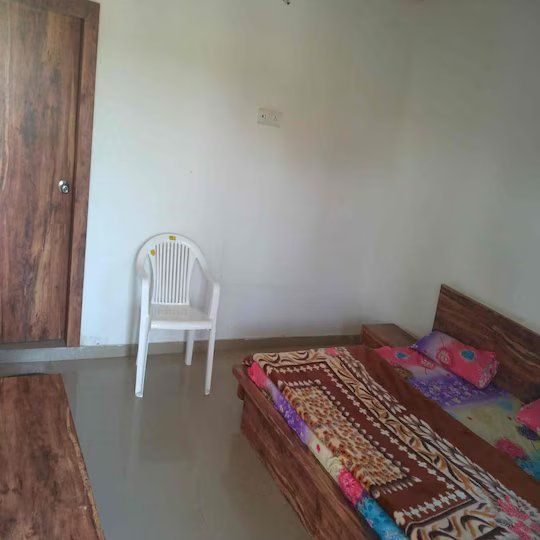 Hotel Shree Krishna vaishnav bhojnalay Deluxe Room 8