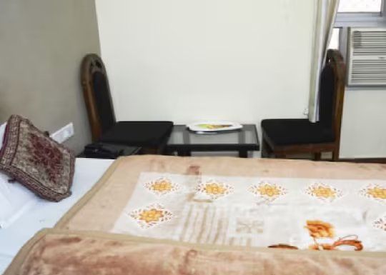 Hotel Shree Krishna vaishnav bhojnalay Deluxe Room 4