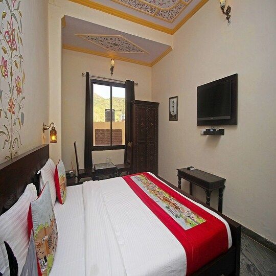 Hotel Shree Krishna vaishnav bhojnalay Deluxe Room 2
