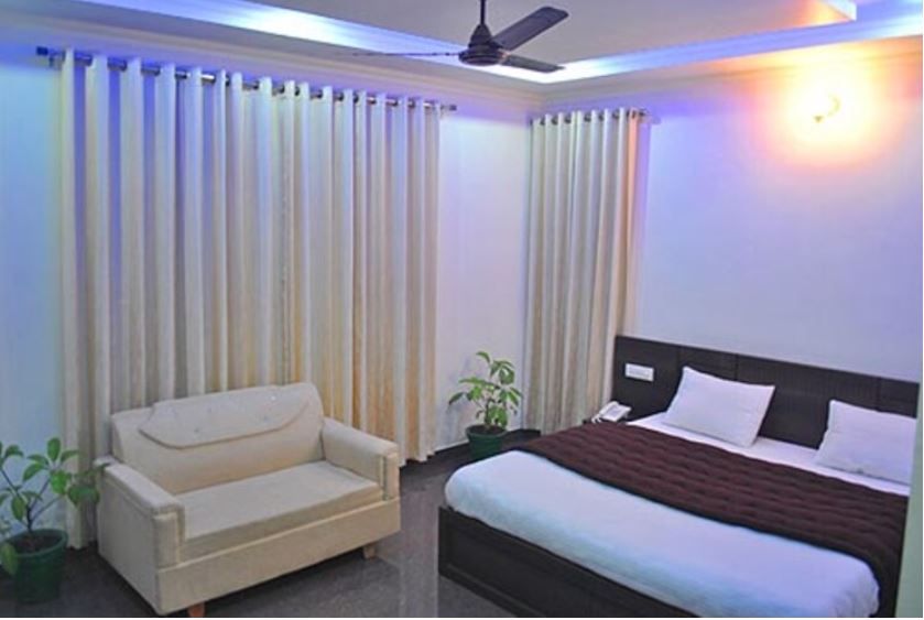 Hotel Bhagsu View | Heart of Bhagsunag, Hassle-Free Parking Super Deluxe With Balcony and View 2