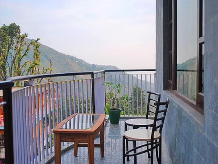 Hotel Bhagsu View | Heart of Bhagsunag, Hassle-Free Parking Super Deluxe With Balcony and View