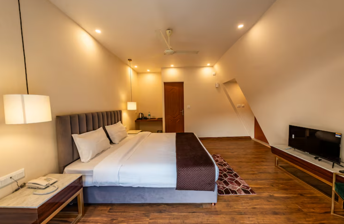 Deluxe Room with Balcony