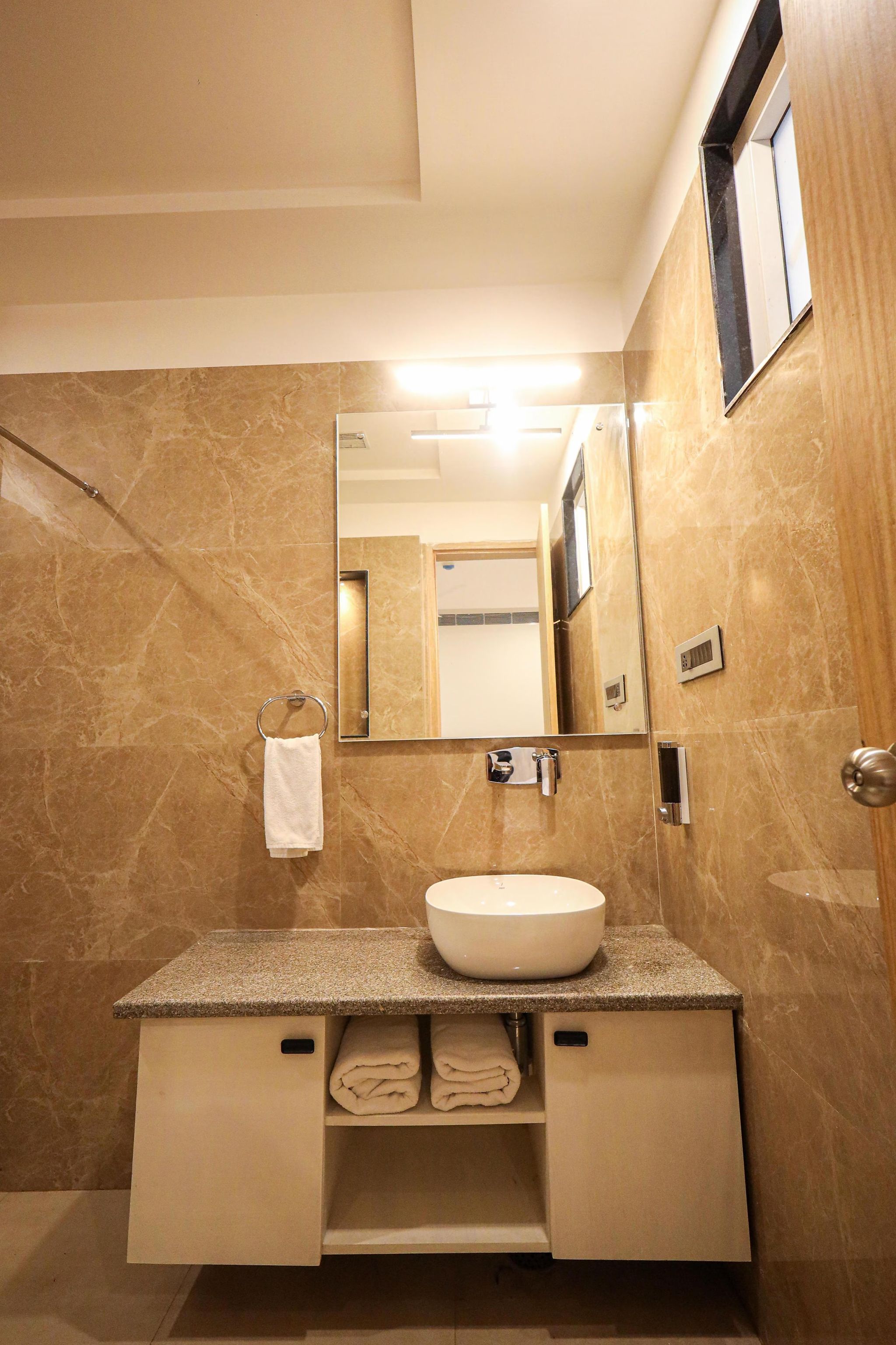 Deluxe(King Size Double Bed)