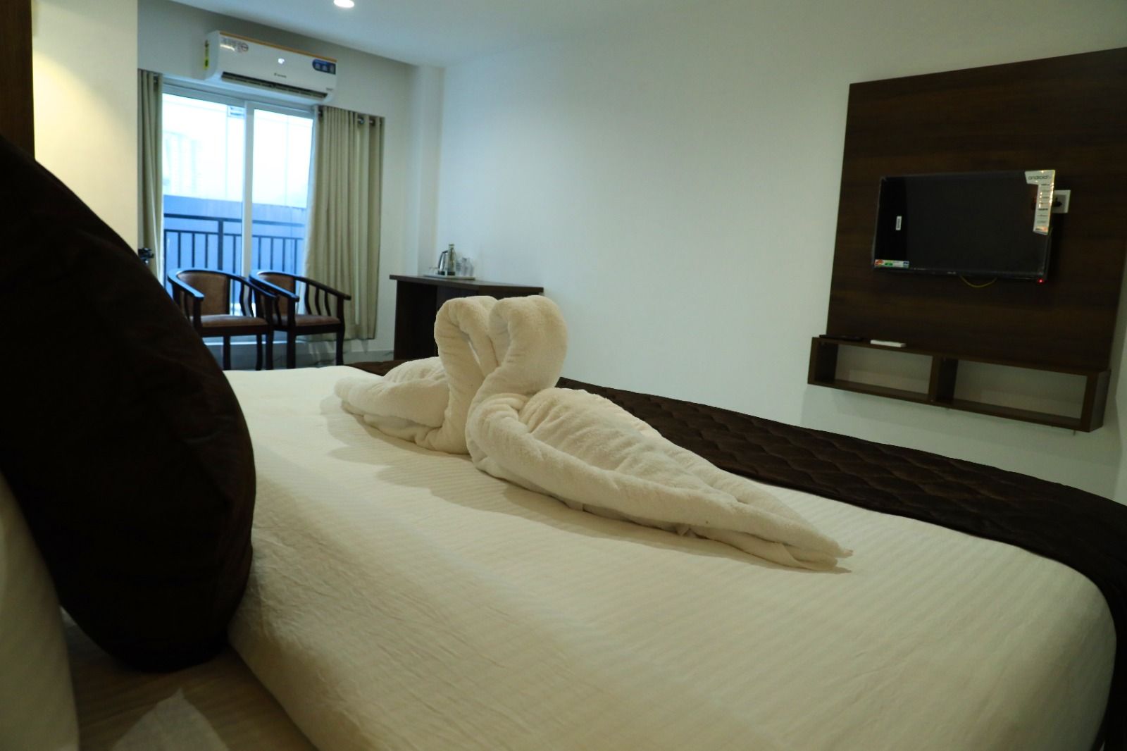 Mughal Suites Executive AC With Balcony 3