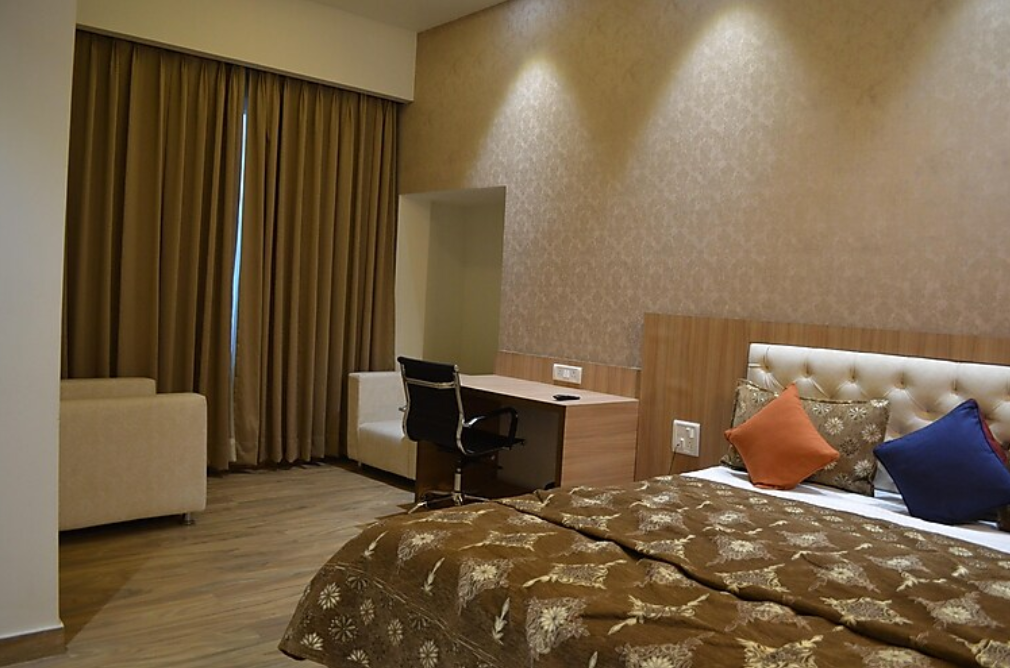 Emmkay Residency Super Deluxe Room 4