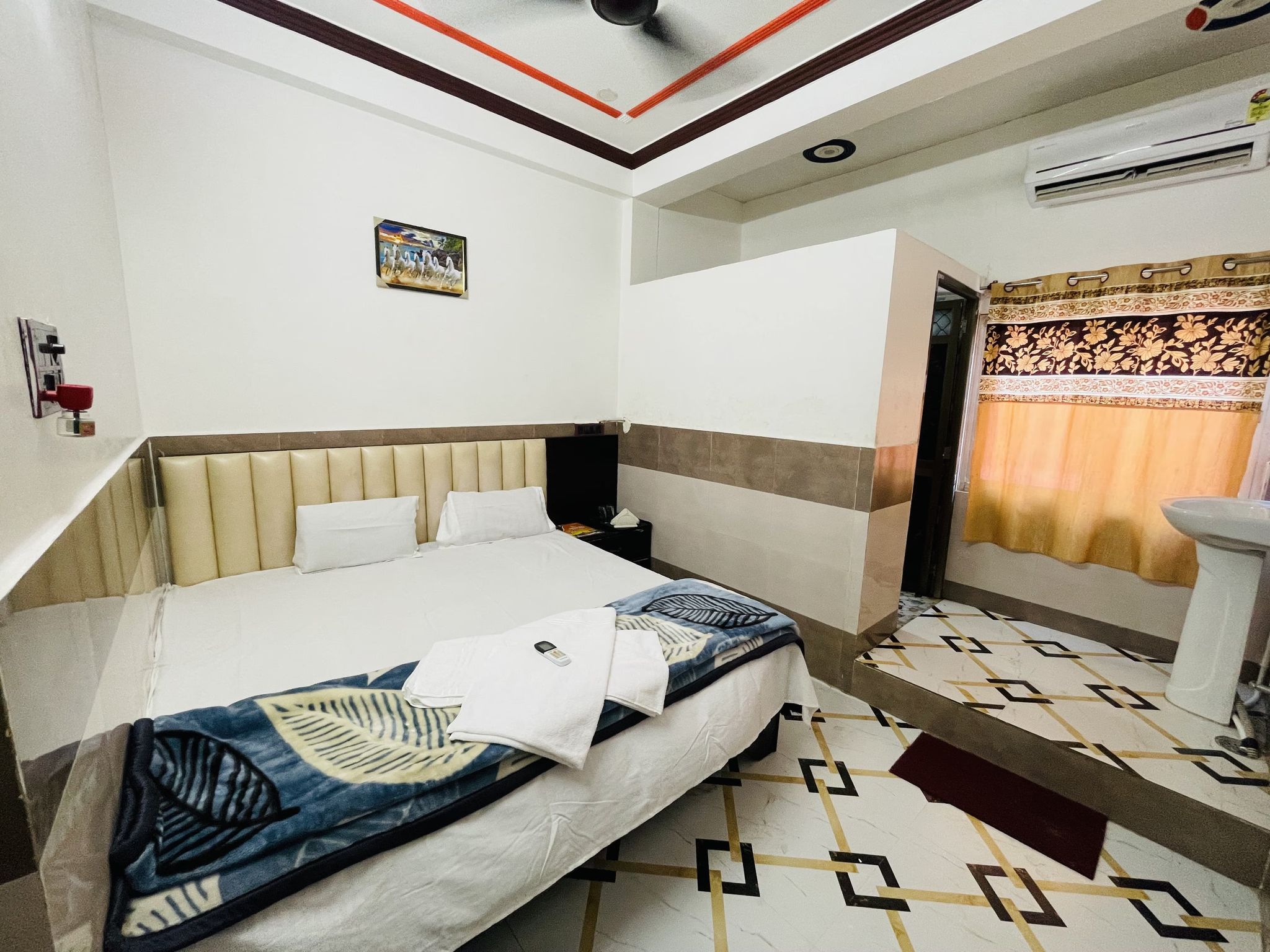 Deluxe AC Room