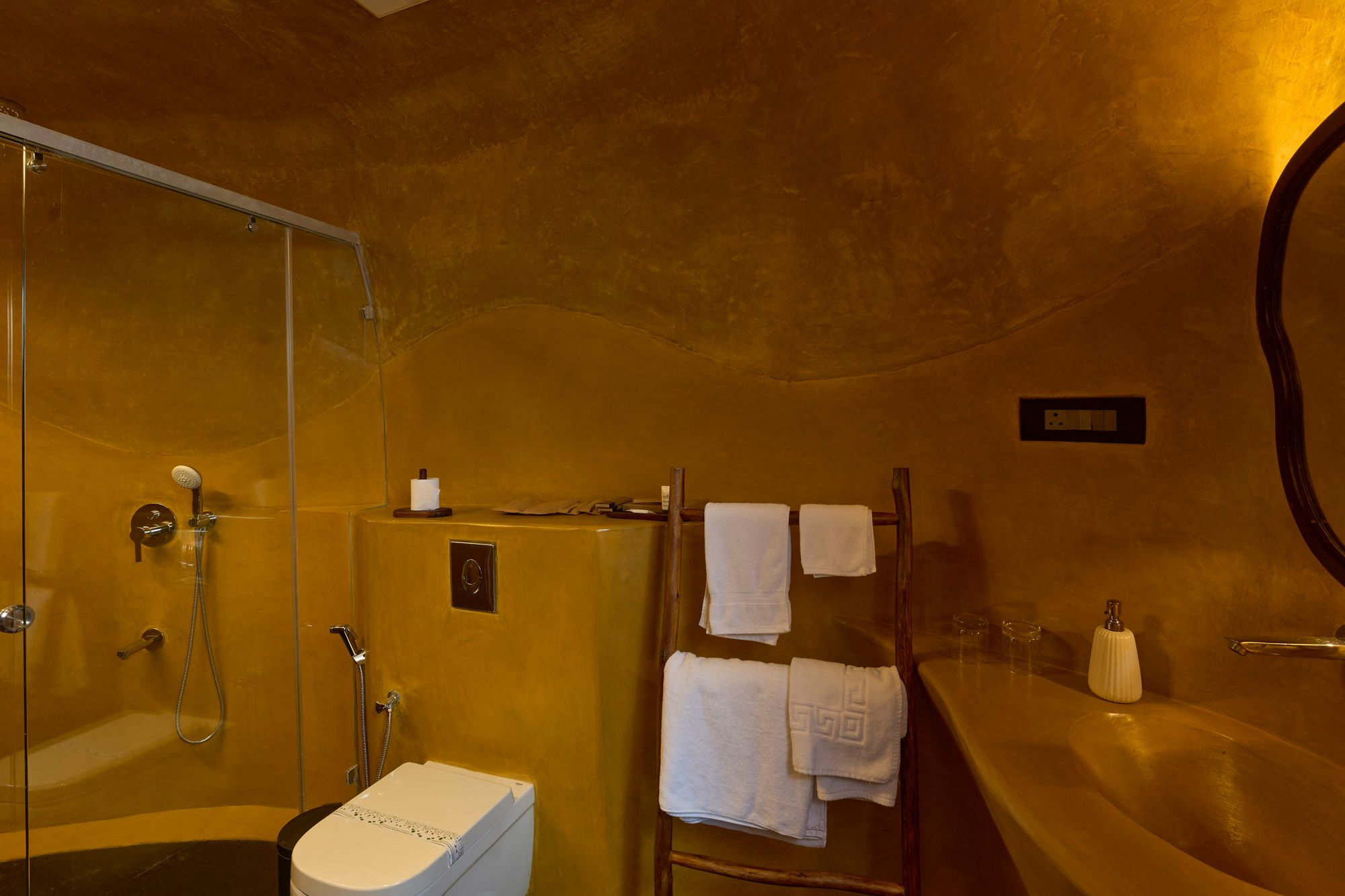 Toroland Munnar Tatch Suit 8