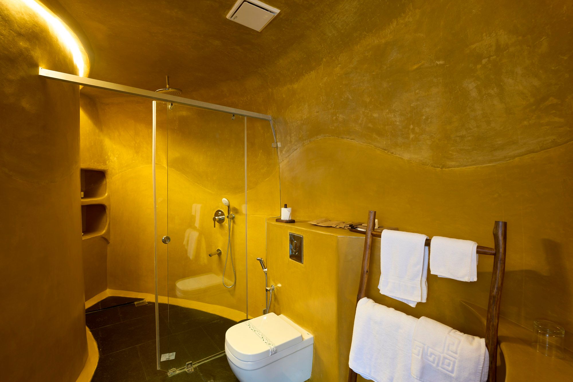 Toroland Munnar Tatch Suit 7