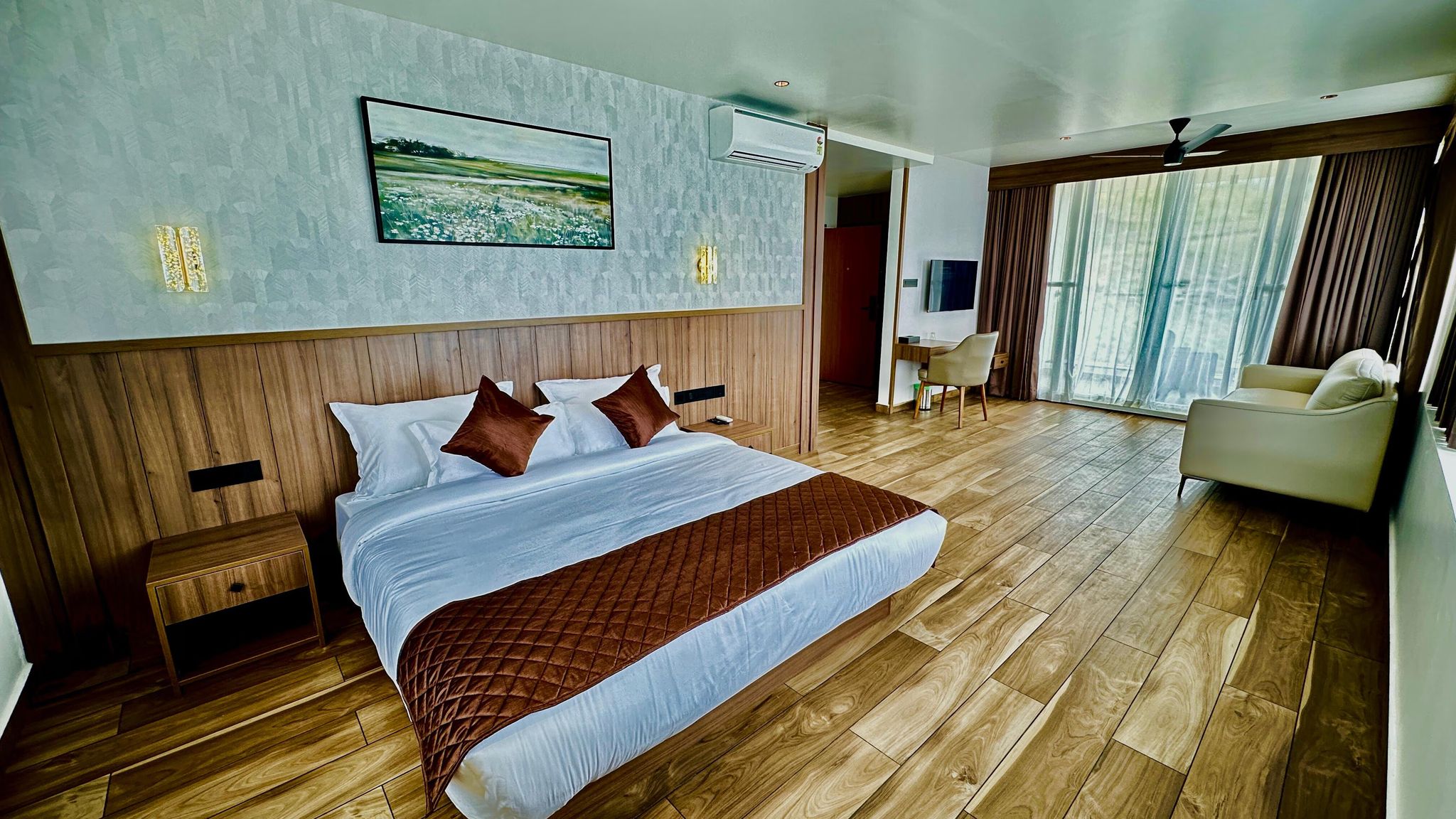 Deluxe room non AC room