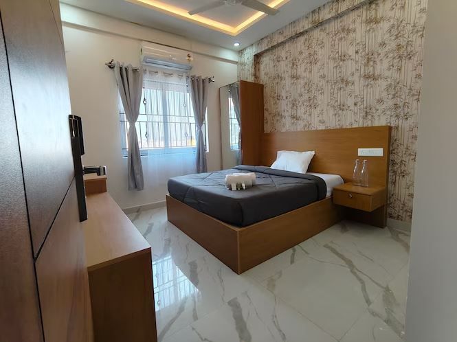 Z Express Aradhana Deluxe Queen 4