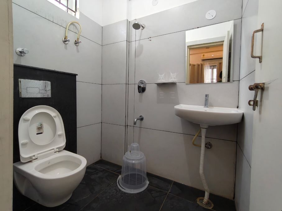 Z Express Aradhana Deluxe Queen 6