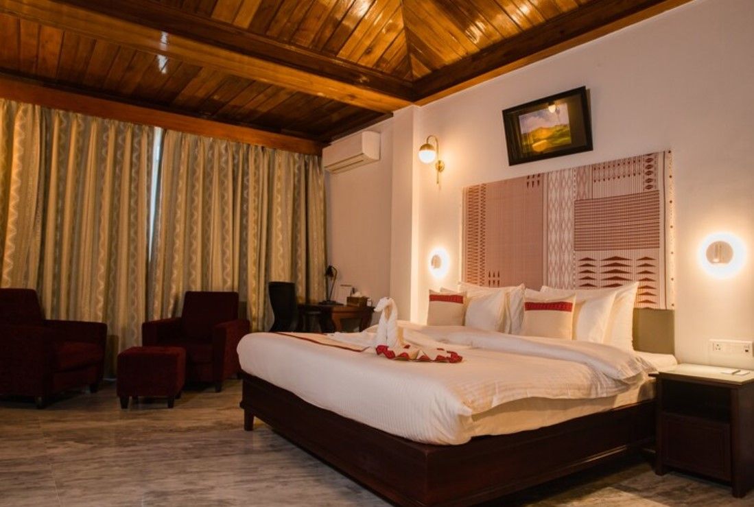 Junior Suite (Lake view and Balcony)