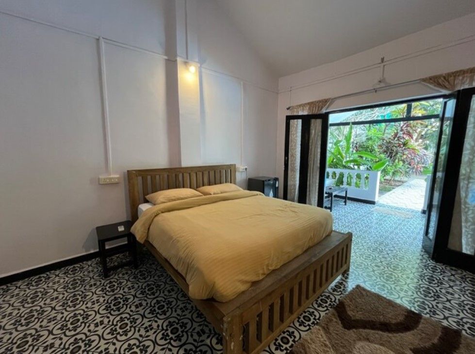 Poolside Bunglow (Cottage)