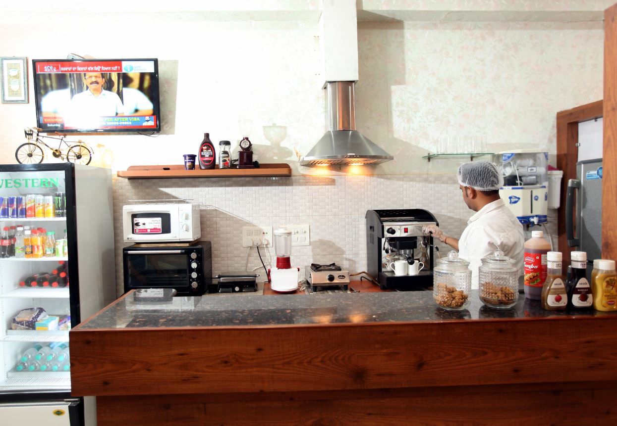 Food & Dining