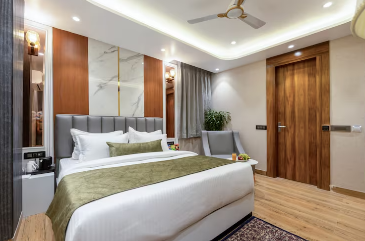 Hotel Aroma Suites @ Delhi Airport Deluxe King Bed Room with Free WI-FI 10