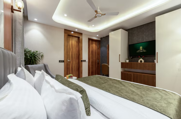 Hotel Aroma Suites @ Delhi Airport Deluxe King Bed Room with Free WI-FI 8