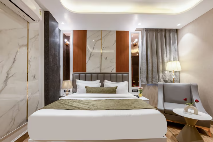 Hotel Aroma Suites @ Delhi Airport Deluxe King Bed Room with Free WI-FI 2