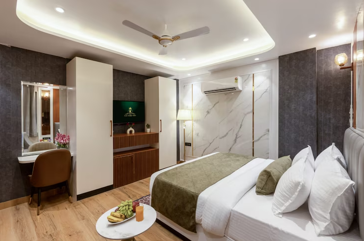 Hotel Aroma Suites @ Delhi Airport Deluxe King Bed Room with Free WI-FI 9