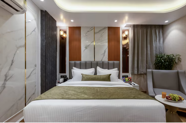 Hotel Aroma Suites @ Delhi Airport Deluxe King Bed Room with Free WI-FI