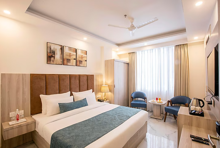 Hotel Ginger Palace Delhi Airport Classic Room with Free WI-FI 8