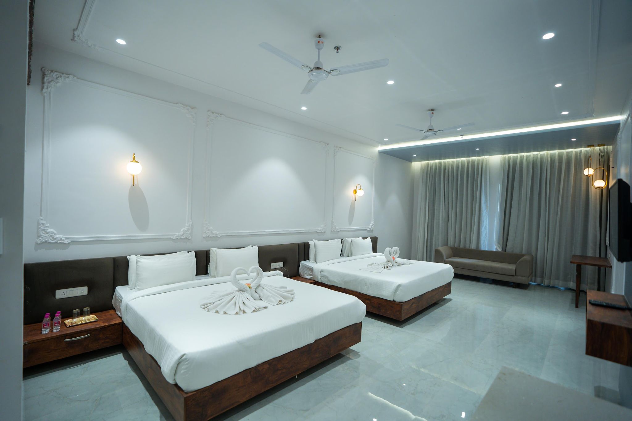 Prithvi Palace Deluxe Room 9