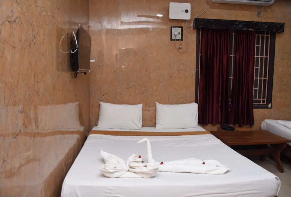 Shivan Residency Deluxe Room