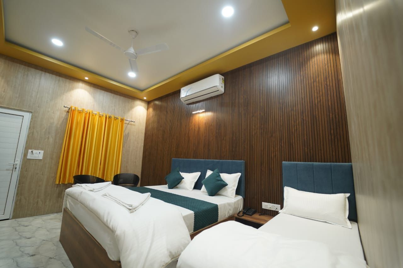 Brij Hari Villa Deluxe Cottage with Balcony 11