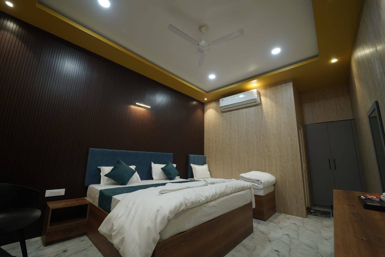 Brij Hari Villa Deluxe Cottage with Balcony 9