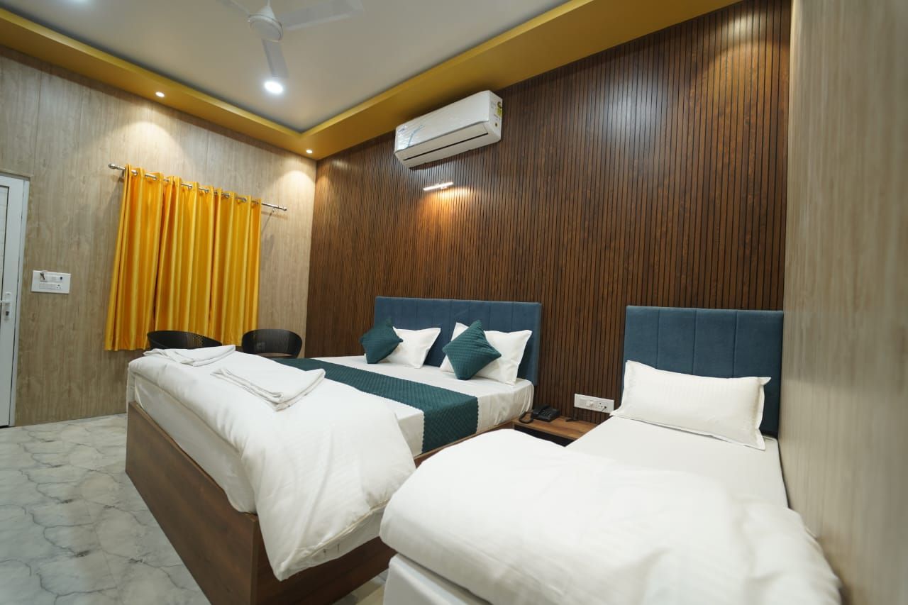 Brij Hari Villa Deluxe Cottage with Balcony 12