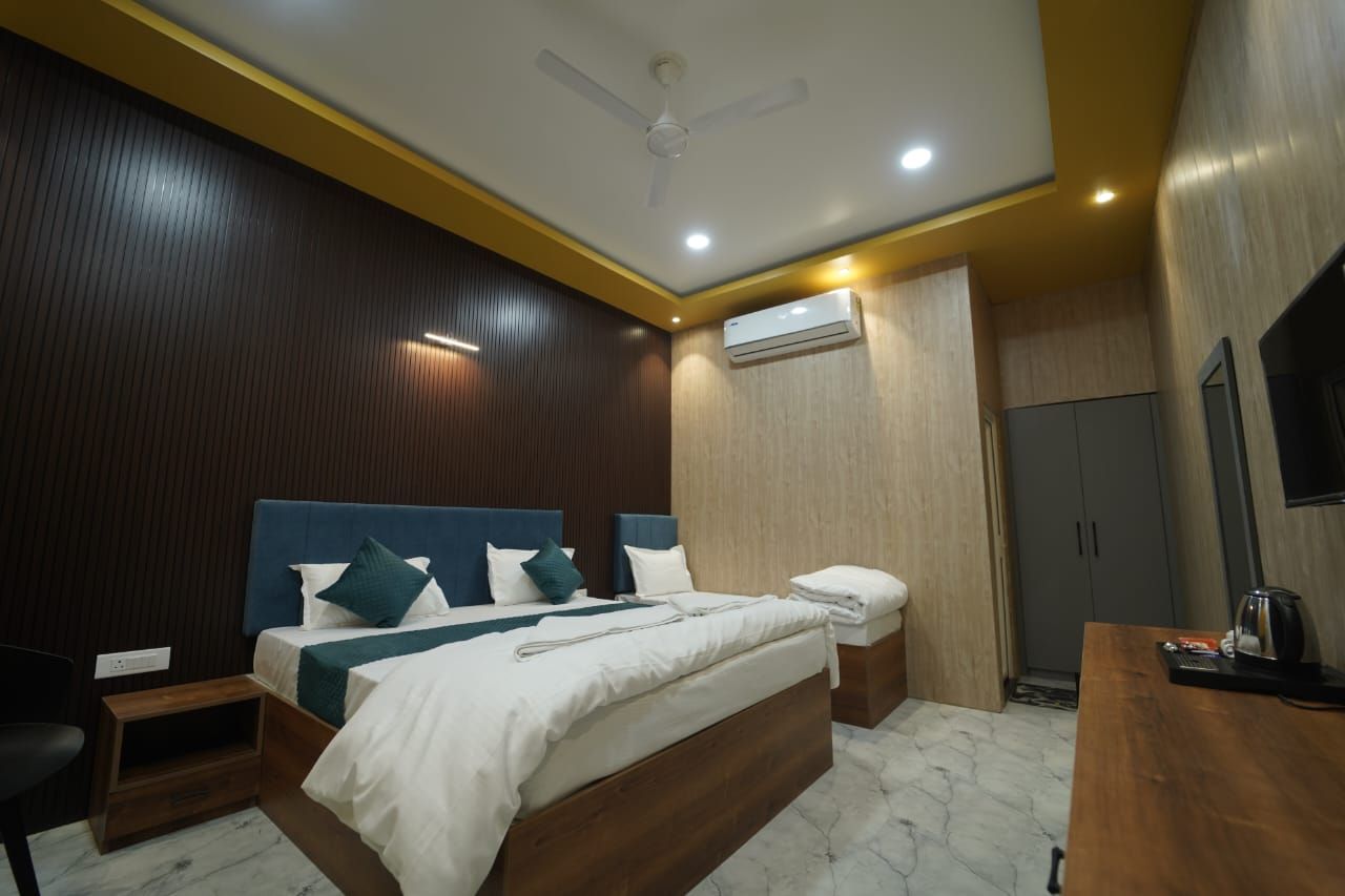 Brij Hari Villa Deluxe Cottage with Balcony 10