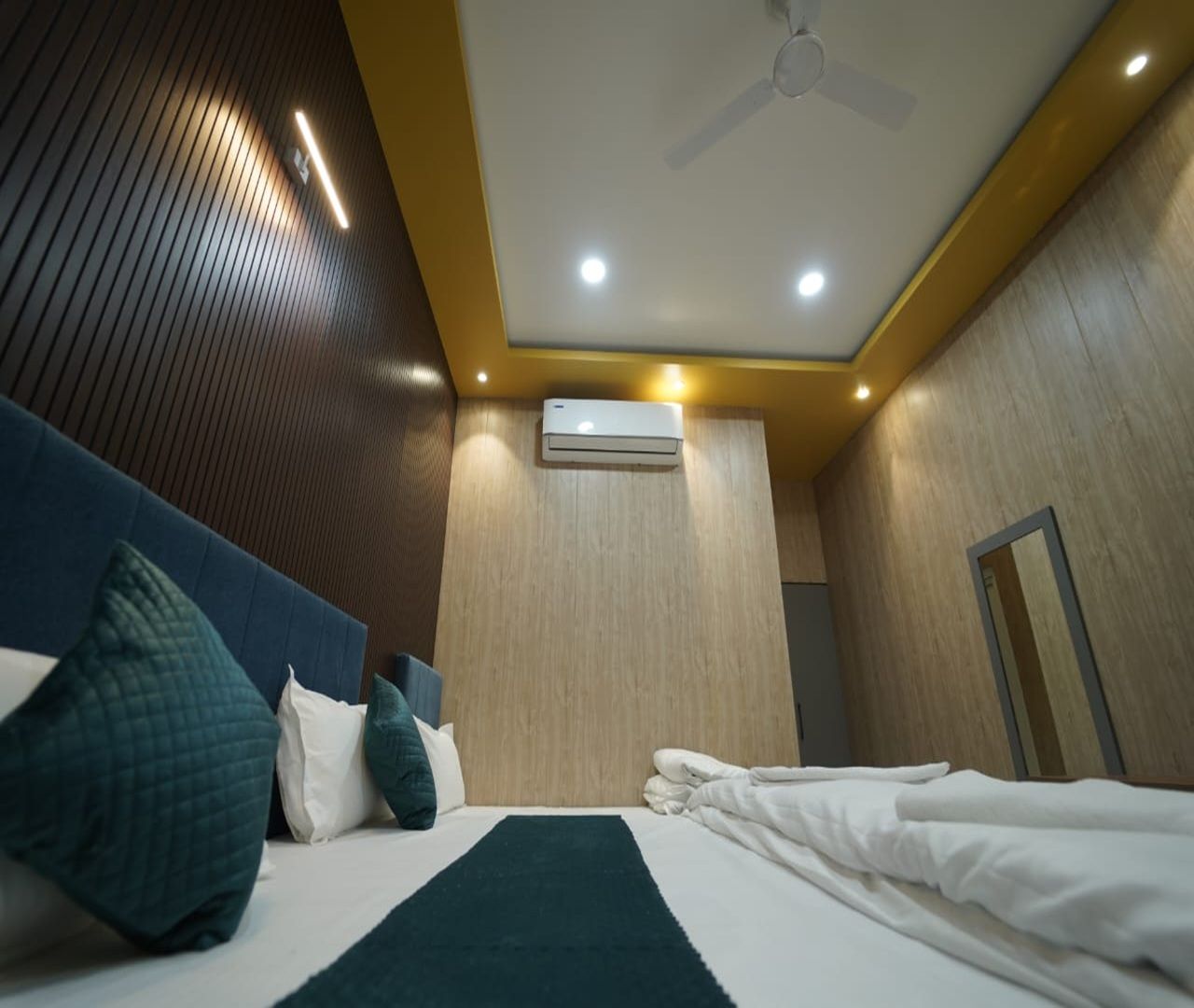 Brij Hari Villa Deluxe Cottage with Balcony 6