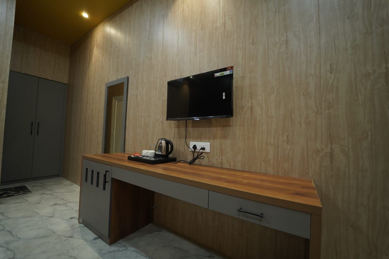 Brij Hari Villa Deluxe Cottage with Balcony 13