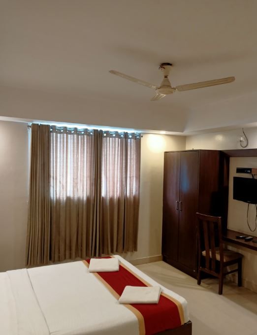 Green Wood Inn And Suites Standard 2