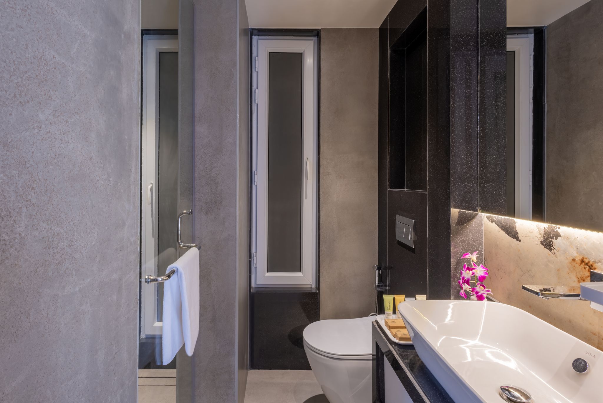 Suite with Queen Bed