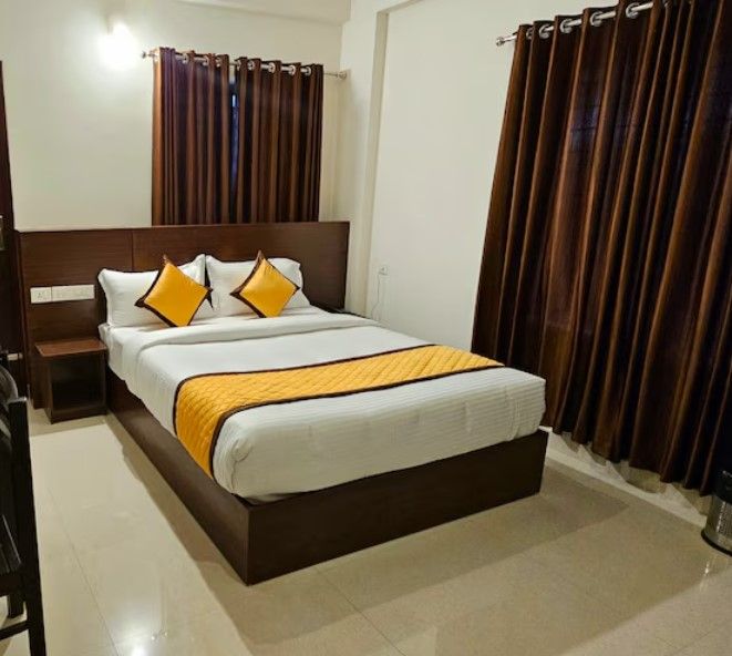 Standard Queen Room AC