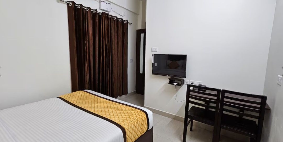 Standard Queen Room AC