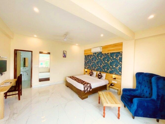 Celebration King Room Mountain View