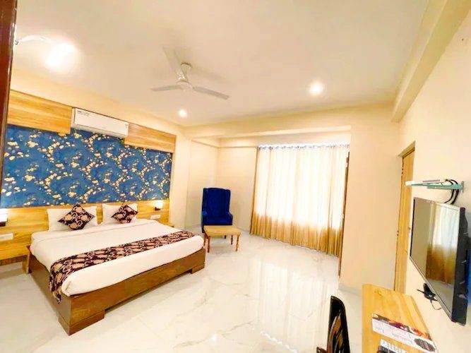 Celebration King Room Mountain View