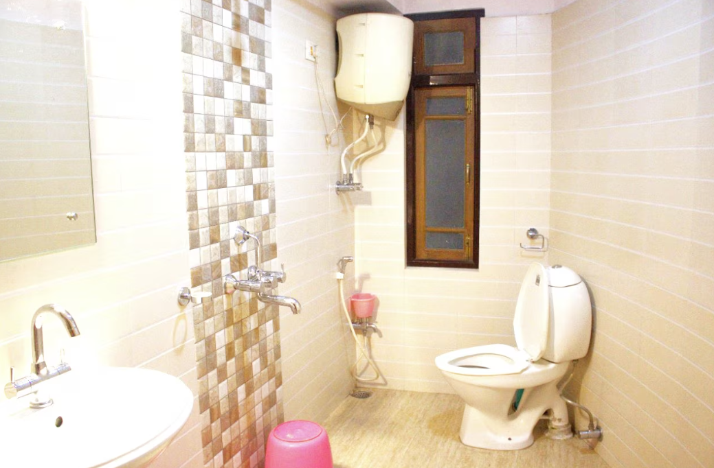 Deluxe Non View Room (Only Double Person)