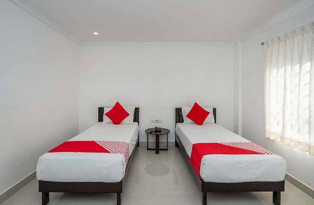 Cosmopolitan Deluxe Room 2