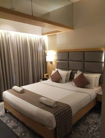 STANDARD SUITES ( 21 Years and above only )